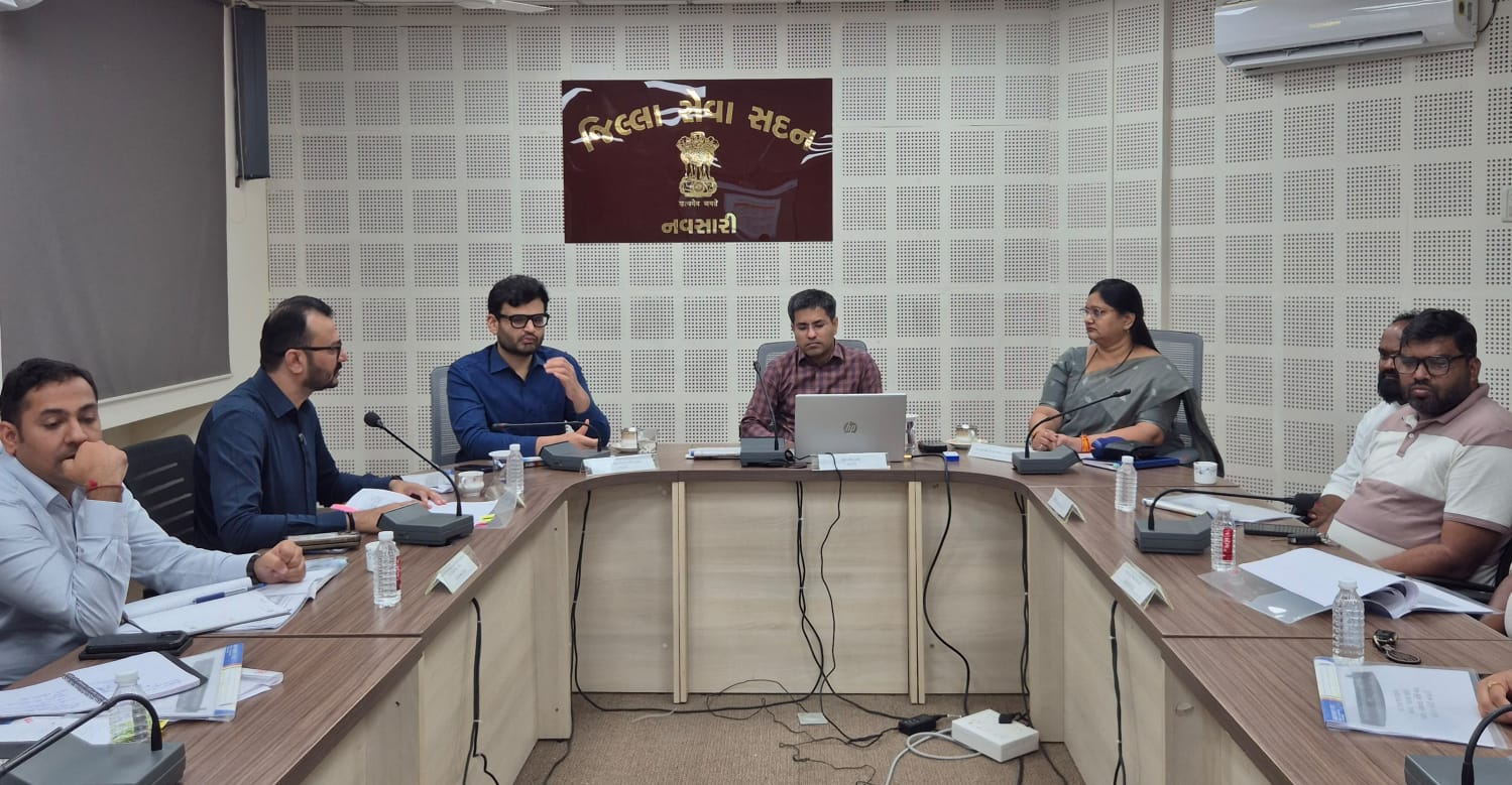 જિલ્લા કલેક્ટરશ્રી મનીષ ગુરવાનીના અધ્યક્ષસ્થાને જિલ્લા નાગરિક પુરવઠા અને ગ્રાહક સુરક્ષા સલાહકાર સમિતિ તથા તકેદારી સમિતિ, પીએમ પોષણ યોજનાની સ્ટીયરિંગ કમિટીની બેઠકો યોજાઈ